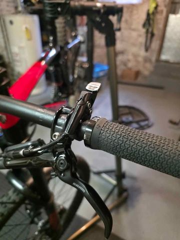 Used Trek Remedy SRAM NX 2018 Mountainbike, Black — image 8 of 9
