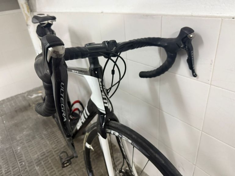 Used Giant Defy Advanced 1 2017 2017 Road & Gravel, Black — image 5 of 6
