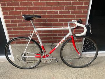 Used Trek 2000 USA 1989 Road & Gravel, Red — image 1 of 11