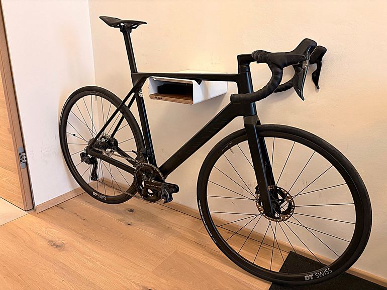 Used Canyon Ultimate CFR Di2 2024 2024 Road & Gravel, Black — image 2 of 8