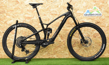 Trek Fuel EXE 9.9 2024 2024 Mountainbike usato, Nero — immagine 1 di 7