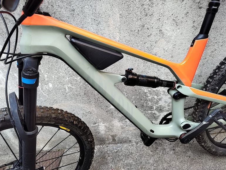 Used Canyon Spectral CF 8.0 2018 2018 Mountainbike, Orange, 27.5 — image 4 of 6