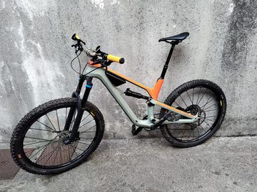 Used Canyon Spectral CF 8.0 2018 2018 Mountainbike, Orange, 27.5 — image 5 of 6