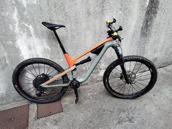 Used Canyon Spectral CF 8.0 2018 2018 Mountainbike, Orange, 27.5 — image 6 of 6