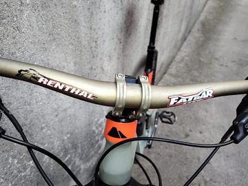 Used Canyon Spectral CF 8.0 2018 2018 Mountainbike, Orange, 27.5 — image 2 of 6