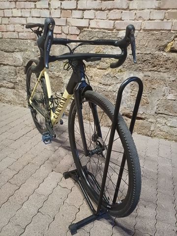 Used Canyon Grail Shimano GRX 2022 Road & Gravel, Black — image 5 of 9