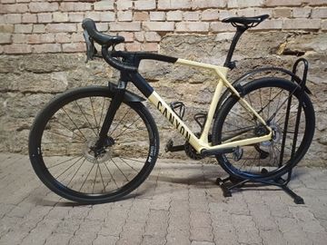 Used Canyon Grail Shimano GRX 2022 Road & Gravel, Black — image 1 of 9