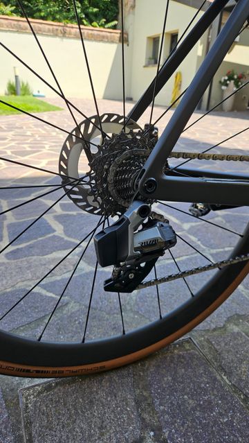 Used Scott Addict RC 30 2024 2024 Road & Gravel, Black — image 7 of 8
