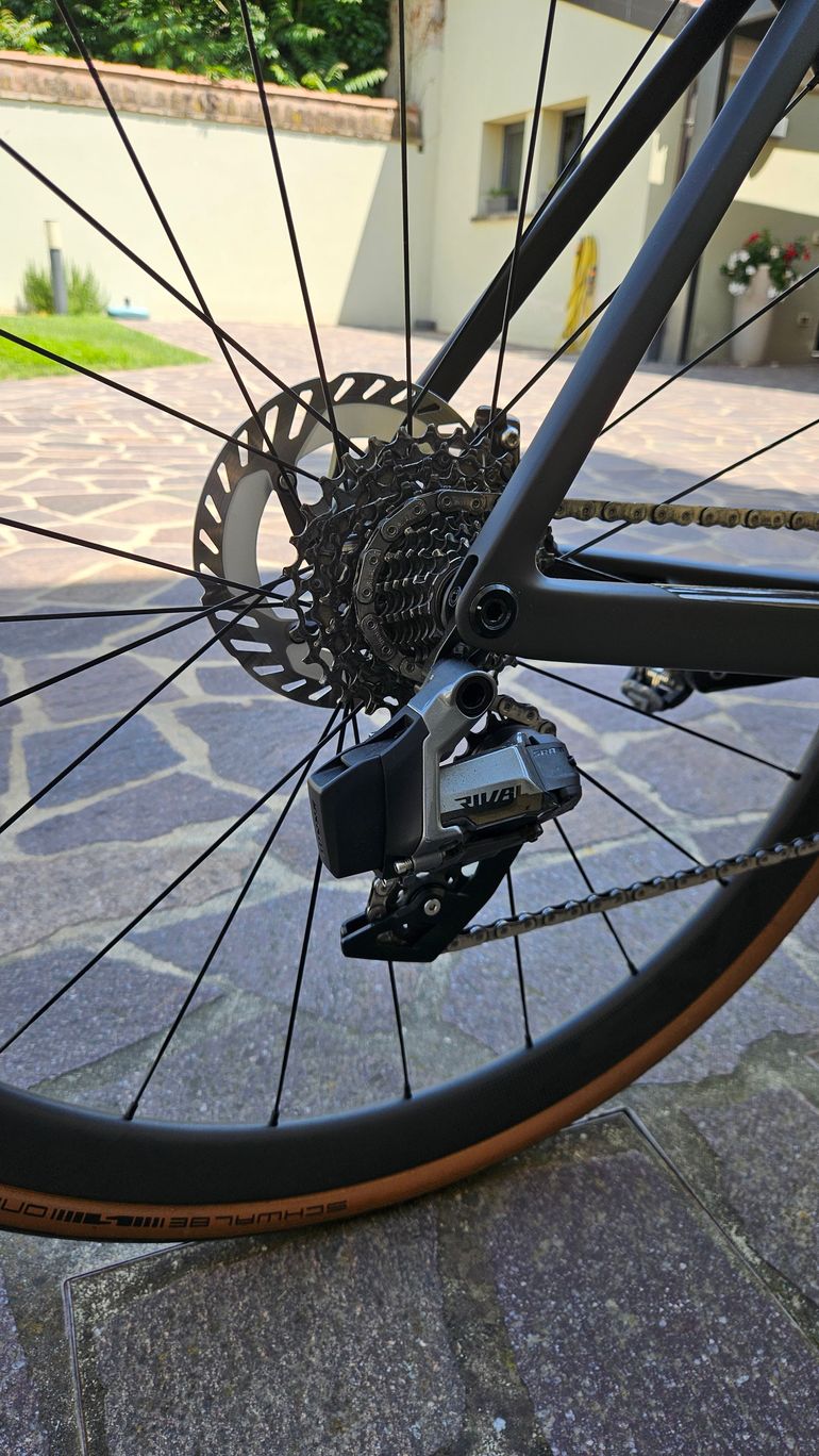 Used Scott Addict RC 30 2024 2024 Road & Gravel, Black — image 7 of 8