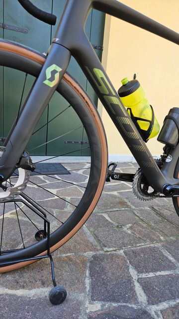 Used Scott Addict RC 30 2024 2024 Road & Gravel, Black — image 8 of 8