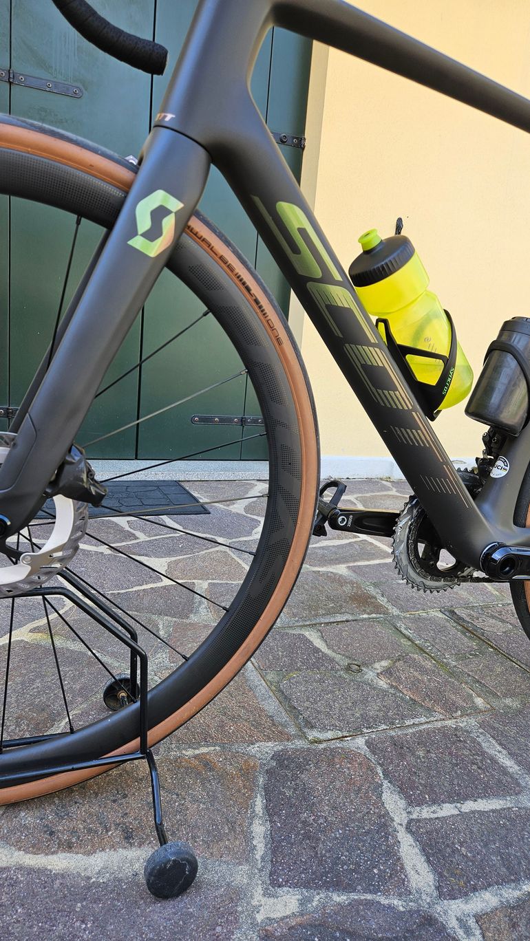 Used Scott Addict RC 30 2024 2024 Road & Gravel, Black — image 8 of 8