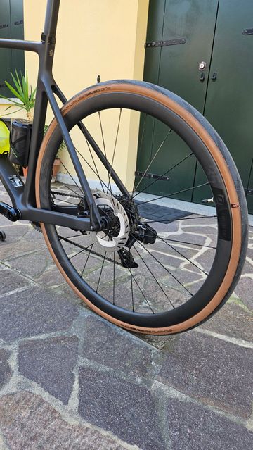 Used Scott Addict RC 30 2024 2024 Road & Gravel, Black — image 3 of 8