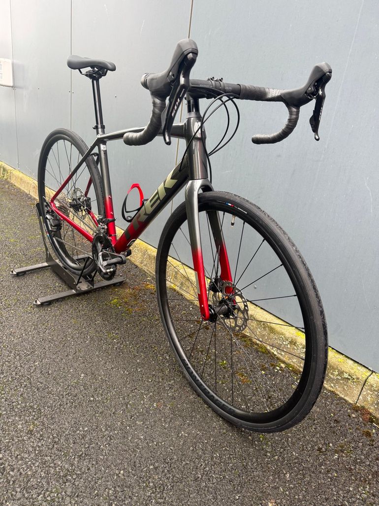 Used Trek Domane AL 5 Disc 2023 2023 Road & Gravel, Light Gray — image 2 of 3