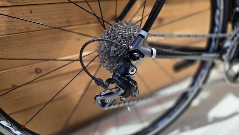 Used Cannondale Synapse Carbon 105 2017 2017 Road & Gravel, Black — image 5 of 10