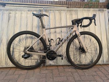 Used Scott Addict 10 2022 2022 Road & Gravel
