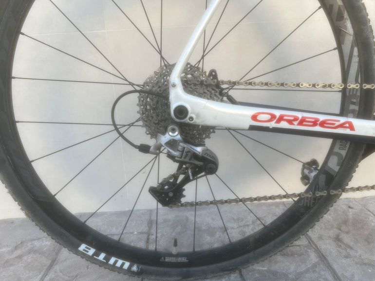 Used Orbea TERRA M31-D 2019 2019 Road & Gravel, White — image 4 of 5