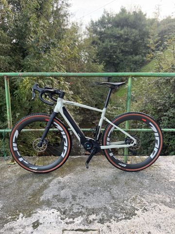 Used Basso Vega 2024 Road & Gravel, Light Gray — image 1 of 11
