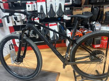Used Trek Procaliber 9.5 2022 2022 Mountainbike, Black, 29 — image 7 of 7