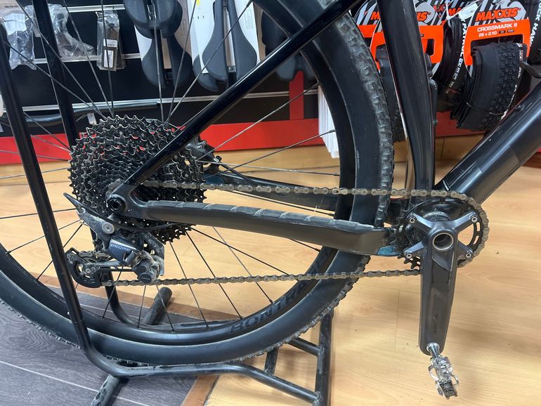 Used Trek Procaliber 9.5 2022 2022 Mountainbike, Black, 29 — image 2 of 7