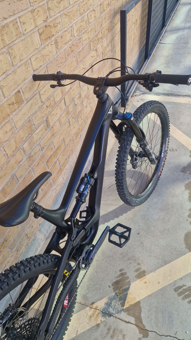Used YT Industries Capra CORE 3 MX 2023 2023 Mountainbike, Black, 29, 27.5 — image 5 of 10