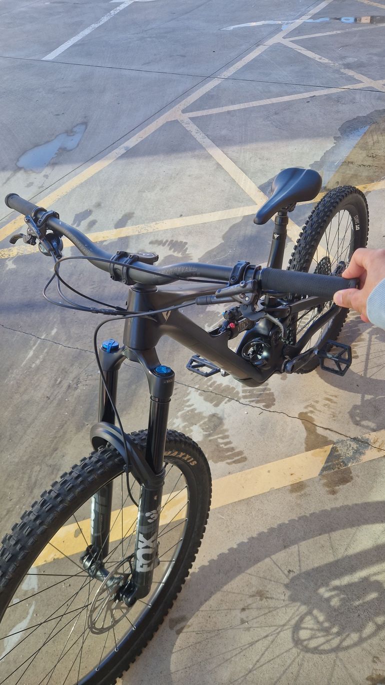 Used YT Industries Capra CORE 3 MX 2023 2023 Mountainbike, Black, 29, 27.5 — image 6 of 10
