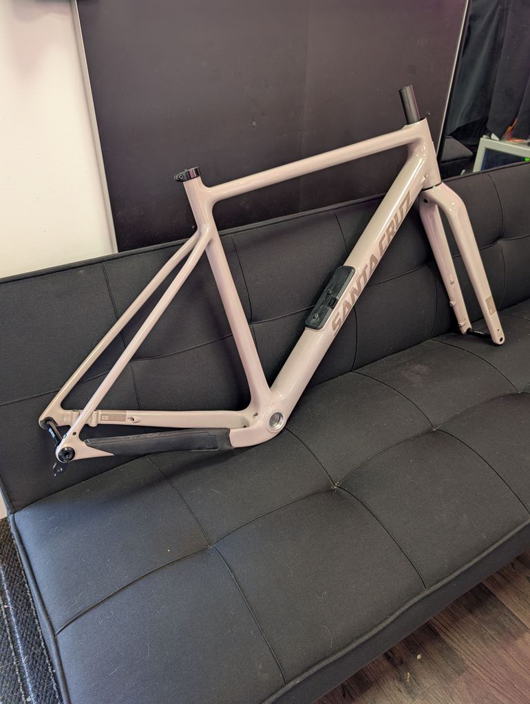 Used Santa Cruz Stigmata Frameset 2025 Road & Gravel, Light Gray — image 6 of 6
