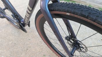 Used Giant Revolt Advanced Pro 1 2024 2024 Road & Gravel, Blue — image 8 of 12