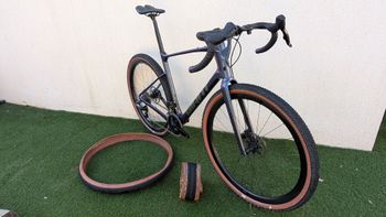Used Giant Revolt Advanced Pro 1 2024 2024 Road & Gravel, Blue — image 4 of 12