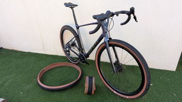Used Giant Revolt Advanced Pro 1 2024 2024 Road & Gravel, Blue — image 4 of 12