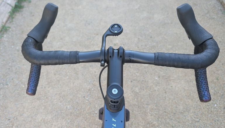 Used Giant Revolt Advanced Pro 1 2024 2024 Road & Gravel, Blue — image 9 of 12