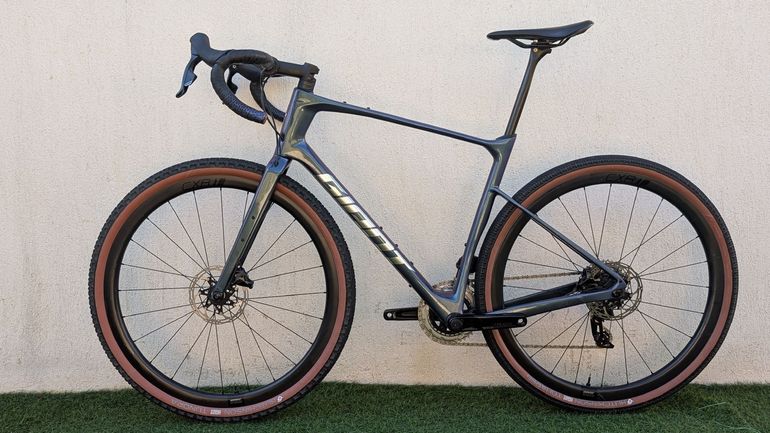 Used Giant Revolt Advanced Pro 1 2024 2024 Road & Gravel, Blue — image 2 of 12