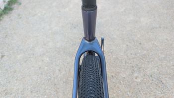 Used Giant Revolt Advanced Pro 1 2024 2024 Road & Gravel, Blue — image 7 of 12