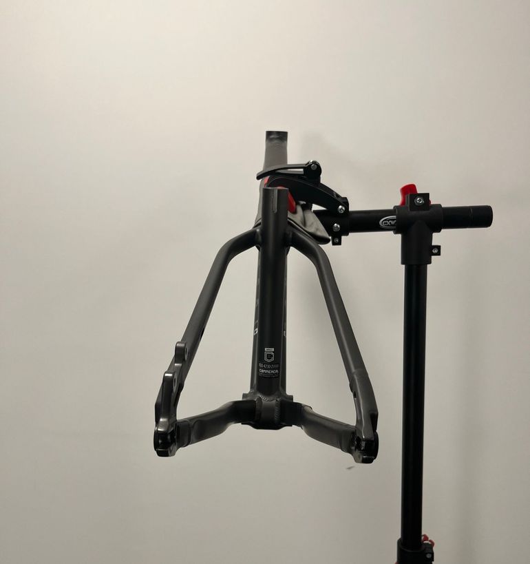 Used Commencal ABSOLUT 2024 Frameset 2024 Mountainbike, Black, 26 — image 2 of 5