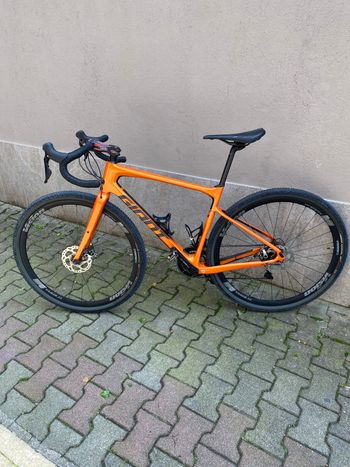 Used Giant Revolt Advanced 2 2019 2019 Road & Gravel, Orange — image 3 of 5