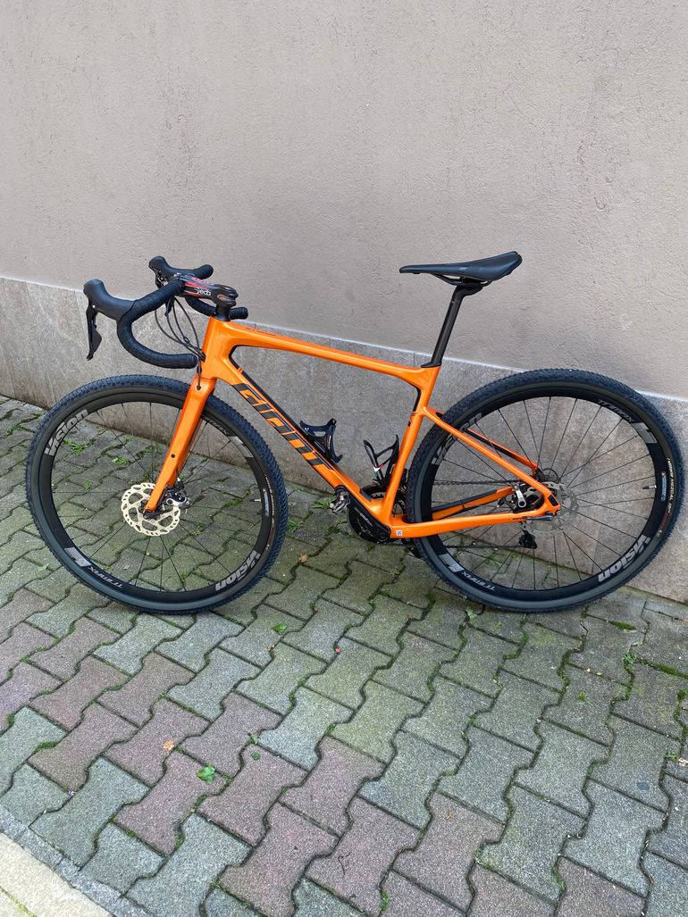 Used Giant Revolt Advanced 2 2019 2019 Road & Gravel, Orange — image 3 of 5
