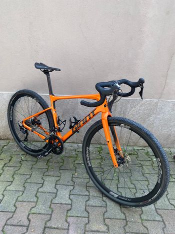 Used Giant Revolt Advanced 2 2019 2019 Road & Gravel, Orange — image 4 of 5