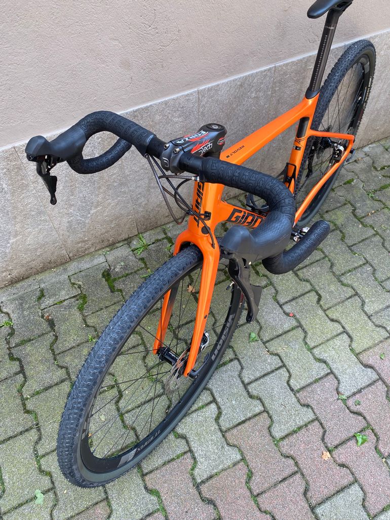 Used Giant Revolt Advanced 2 2019 2019 Road & Gravel, Orange — image 2 of 5