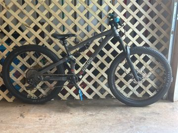 Used Co-op DRT 3.1 2022 2022 Mountainbike, Light Gray, 26 — image 1 of 13