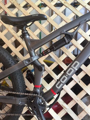 Used Co-op DRT 3.1 2022 2022 Mountainbike, Light Gray, 26 — image 2 of 13