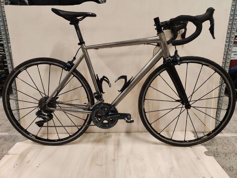 Used Van Nicholas Boreas Shimano Ultegra Di2 2023 Road & Gravel, Light Gray — image 2 of 4