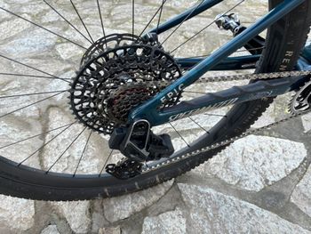 Used Specialized Epic World Cup Pro 2023 2023 Mountainbike, Green, 29 — image 3 of 3