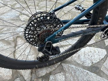 Used Specialized Epic World Cup Pro 2023 2023 Mountainbike, Green, 29 — image 3 of 3