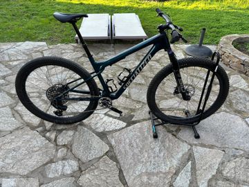 Used Specialized Epic World Cup Pro 2023 2023 Mountainbike, Green, 29 — image 1 of 3
