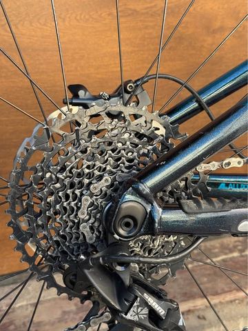Used Giant Reign 29 SX 2022 2022 Mountainbike, Blue, 29 — image 7 of 10