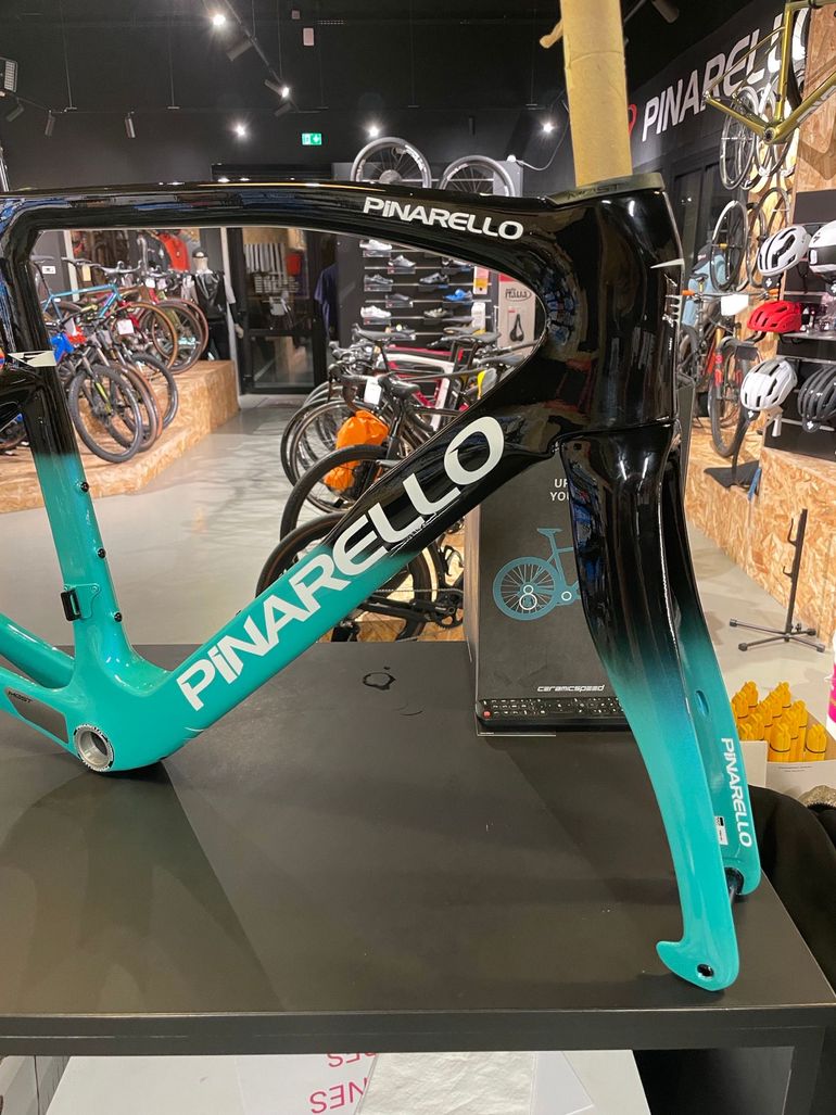 Used Pinarello F9 Frameset 2025 Road & Gravel — image 6 of 6