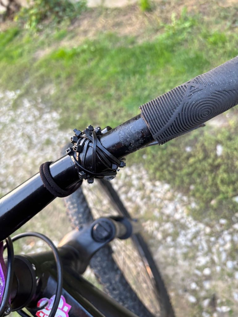 Used Kellys WHIP 10 2023 2023 Mountainbike, Black, 26 — image 7 of 9