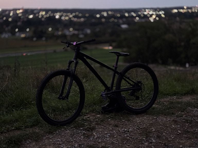 Used Kellys WHIP 10 2023 2023 Mountainbike, Black, 26 — image 1 of 9