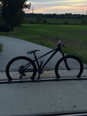 Used Kellys WHIP 10 2023 2023 Mountainbike, Black, 26 — image 4 of 9