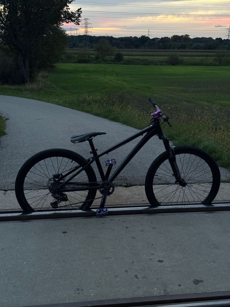 Used Kellys WHIP 10 2023 2023 Mountainbike, Black, 26 — image 4 of 9