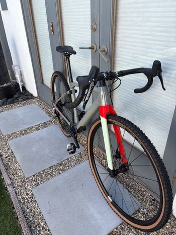 Used BMC URS AL THREE 2022 2022 Road & Gravel, Light Gray — image 2 of 5